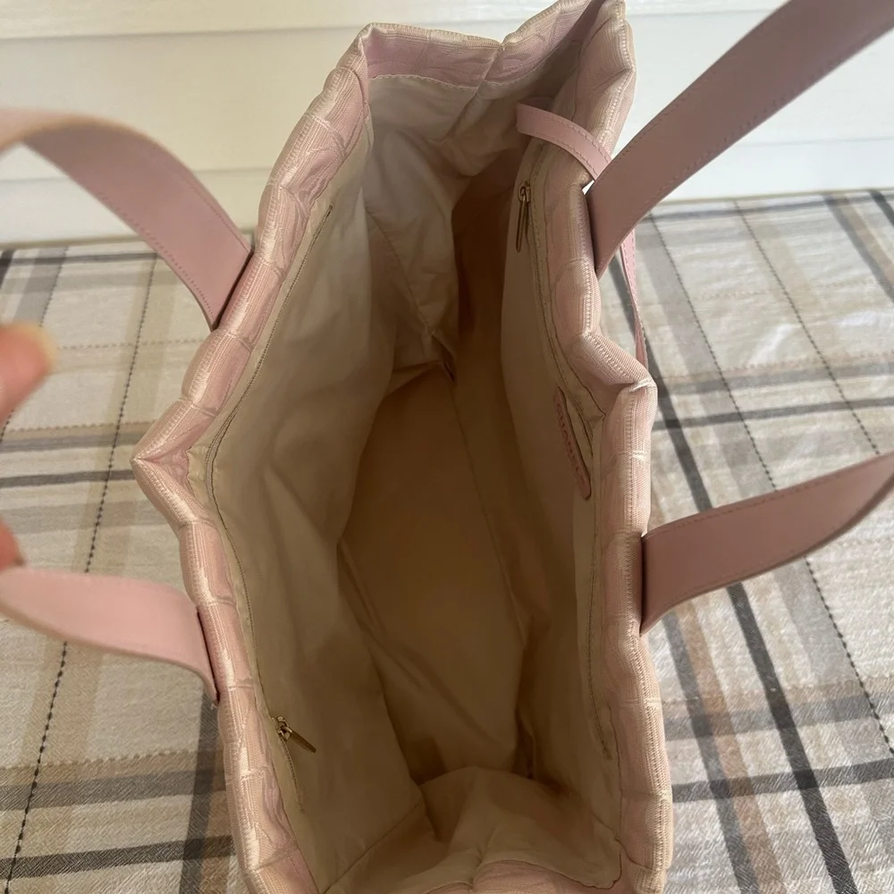 Chanel Light Pink Tote Bag- CC Logo - Picture 14 of 16